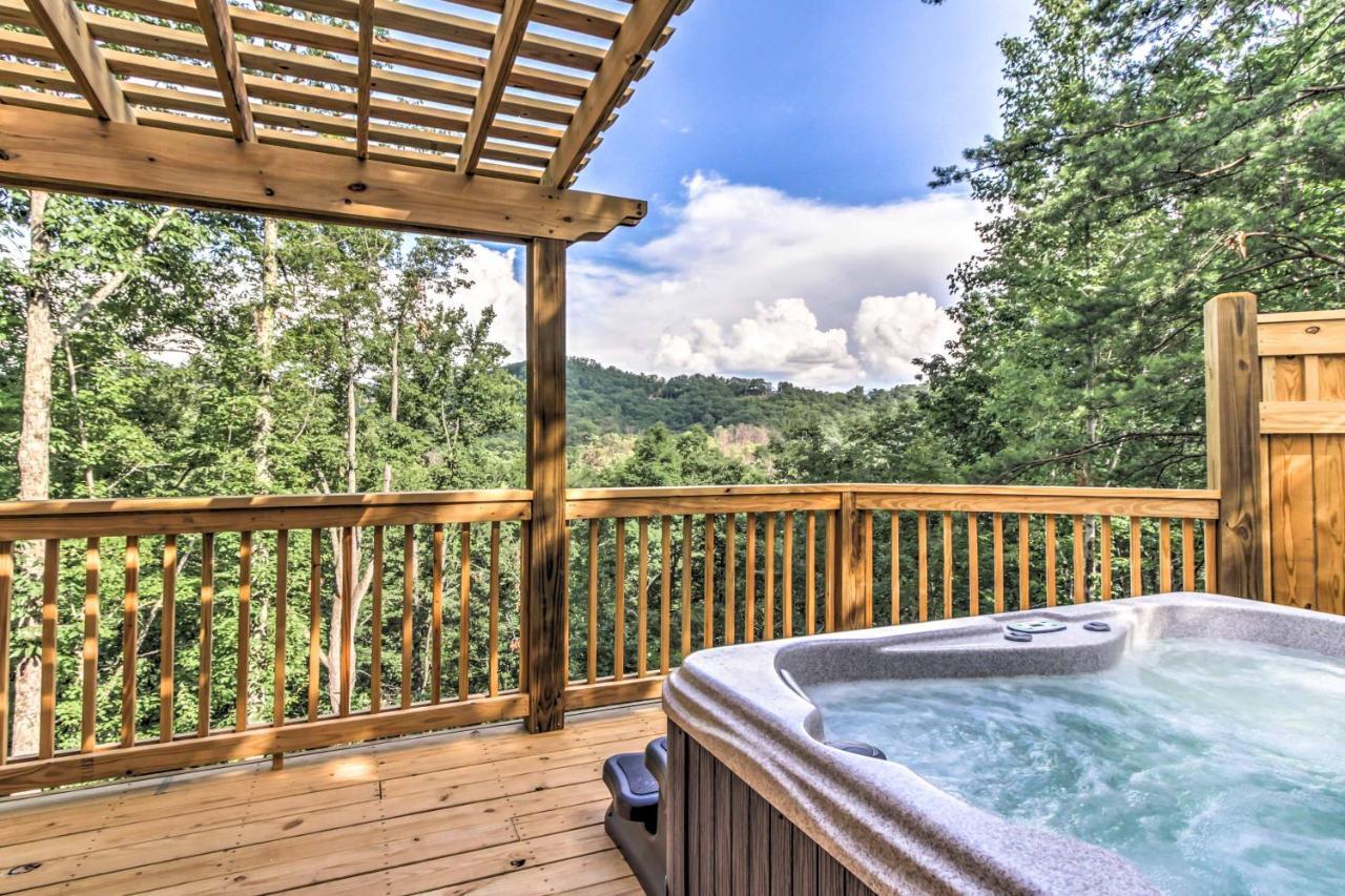 Private Sevierville Cabin With Mountain Views And Loft Экстерьер фото