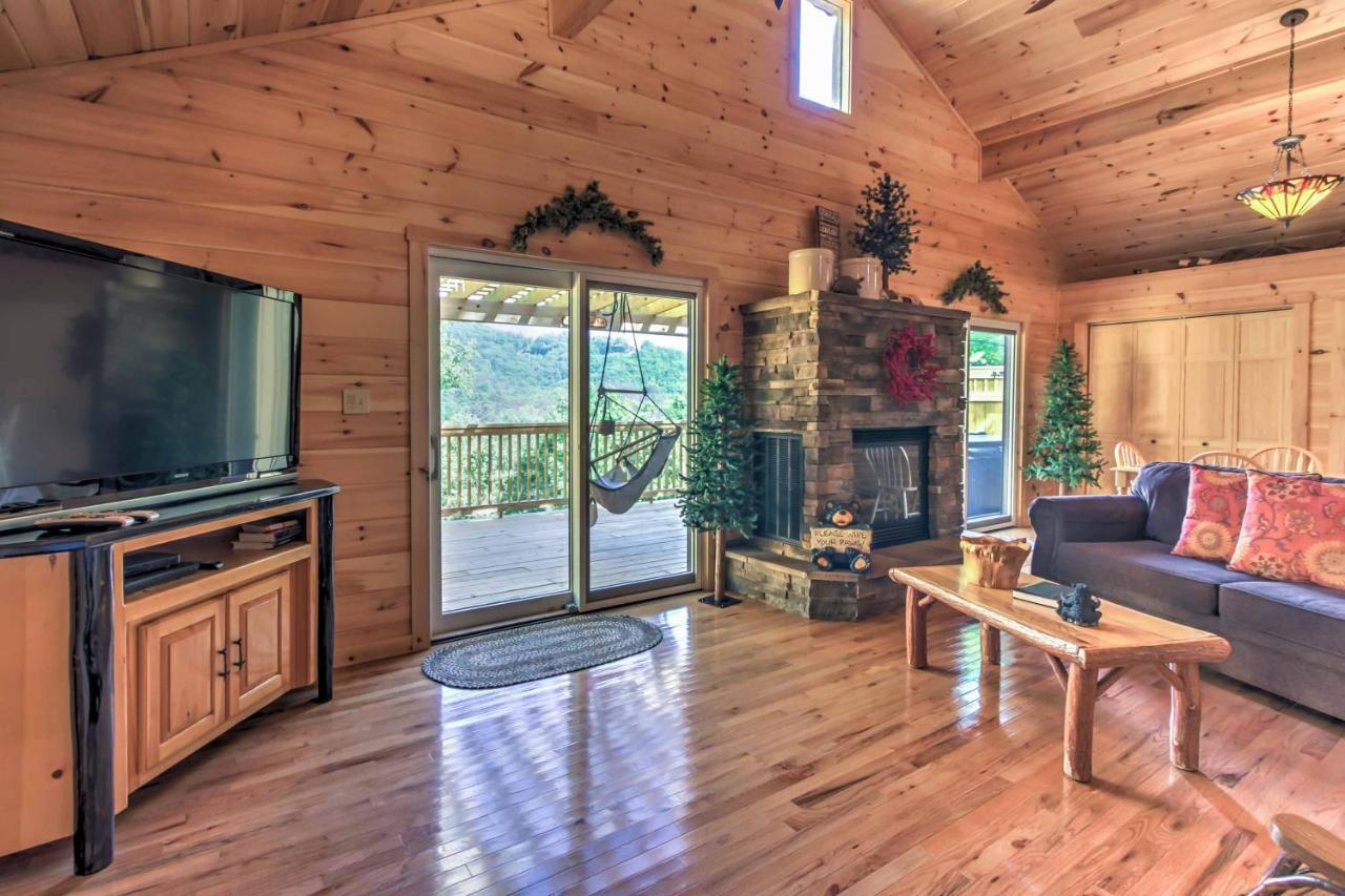 Private Sevierville Cabin With Mountain Views And Loft Экстерьер фото