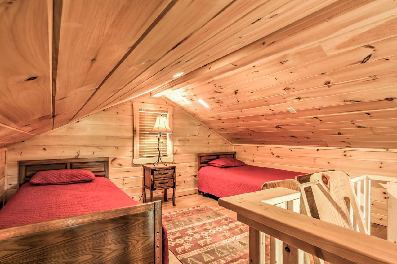 Private Sevierville Cabin With Mountain Views And Loft Экстерьер фото