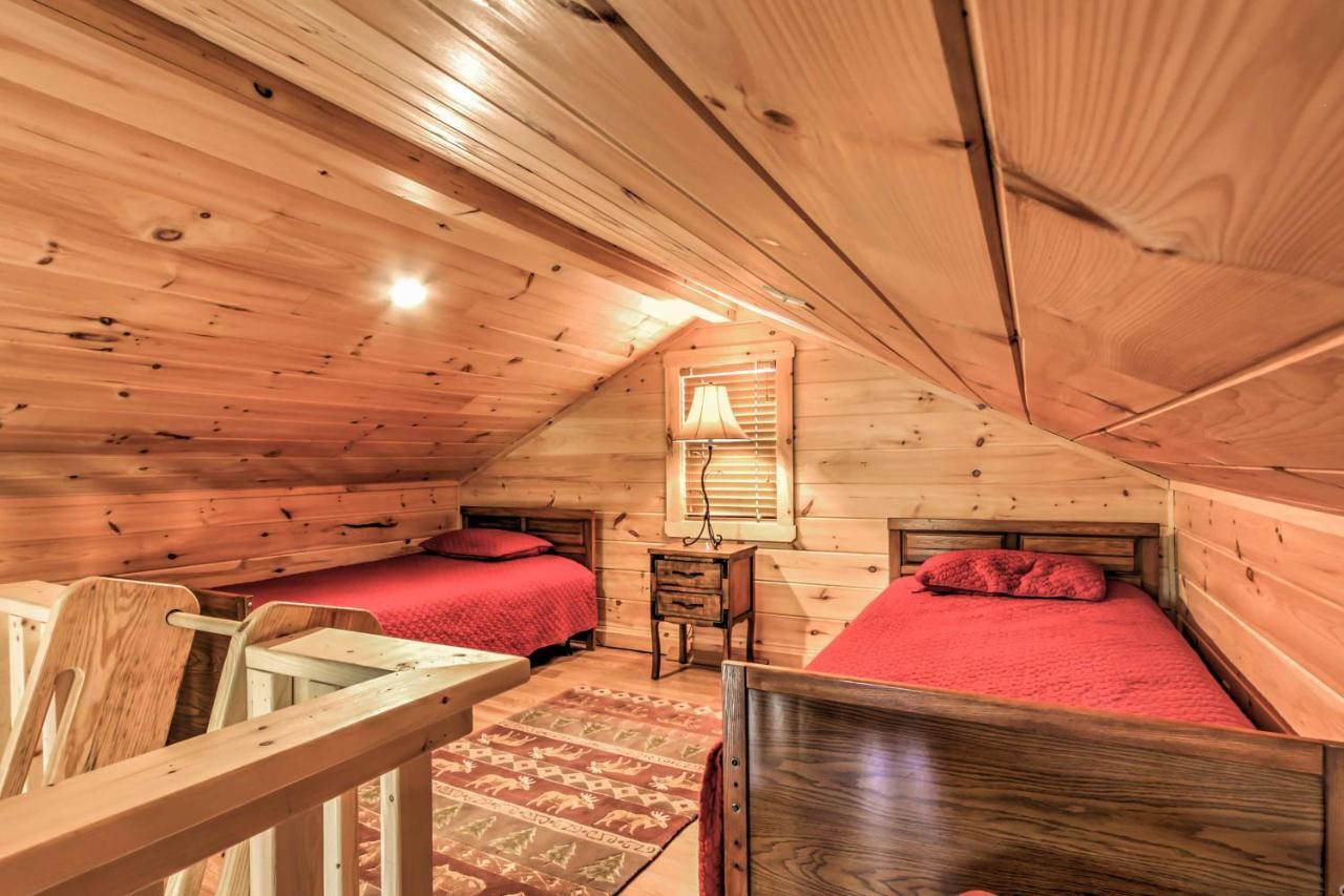 Private Sevierville Cabin With Mountain Views And Loft Экстерьер фото