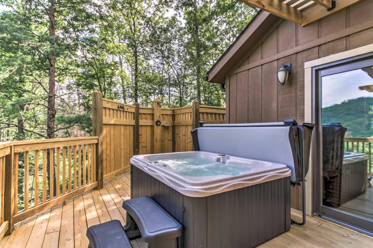 Private Sevierville Cabin With Mountain Views And Loft Экстерьер фото
