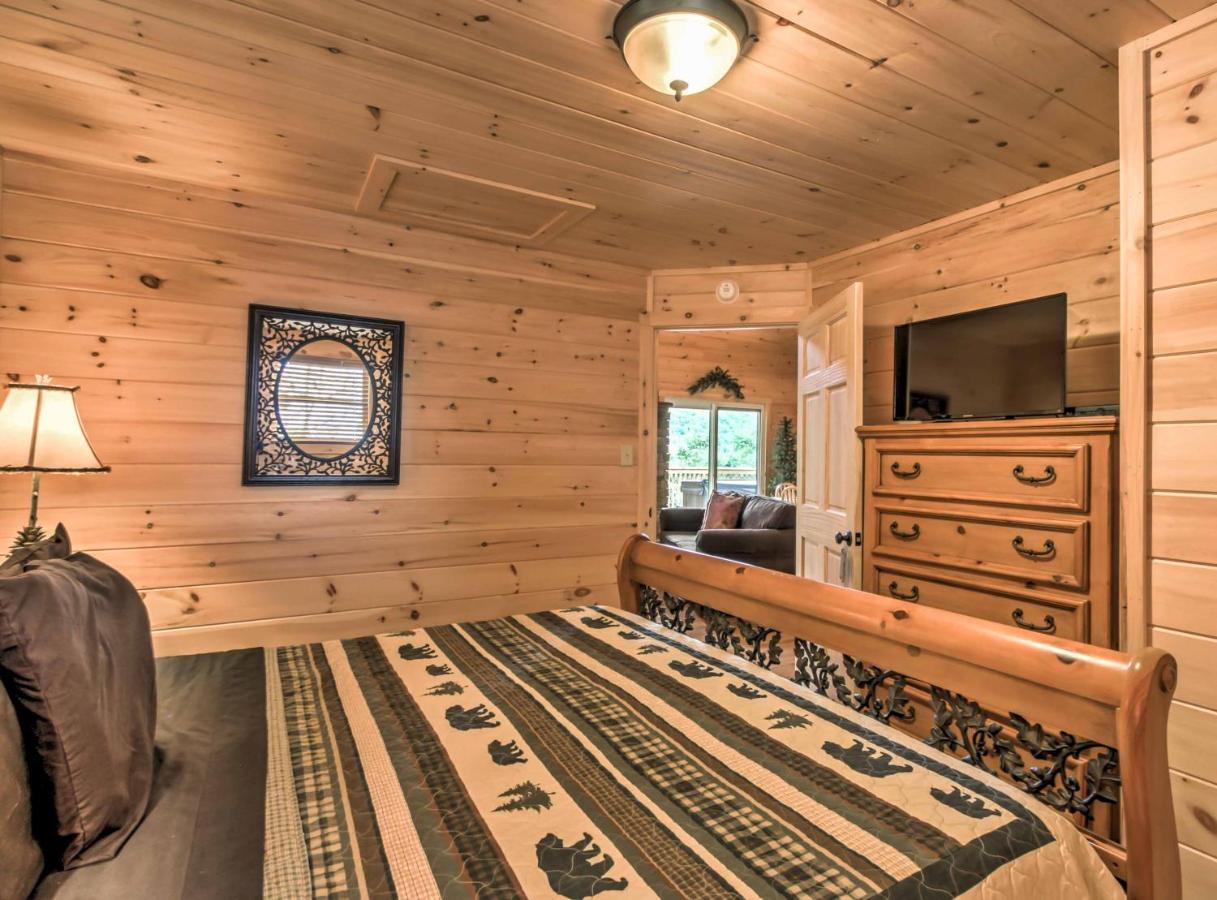 Private Sevierville Cabin With Mountain Views And Loft Экстерьер фото